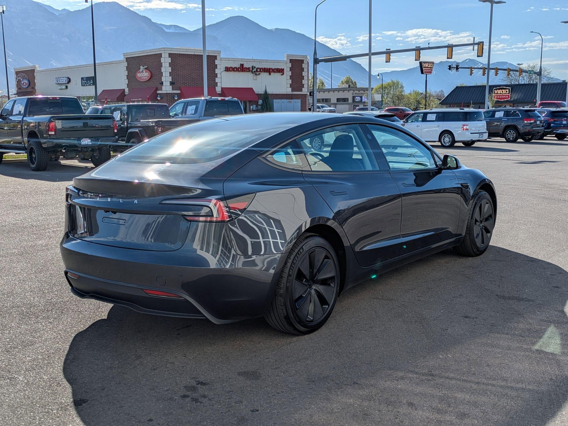 Used 2025 Tesla Model 3 image 3