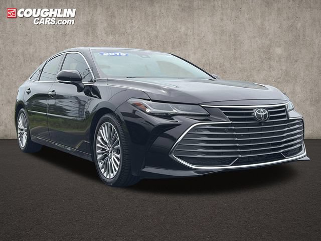 Used 2019 Toyota Avalon Limited FWD image 1