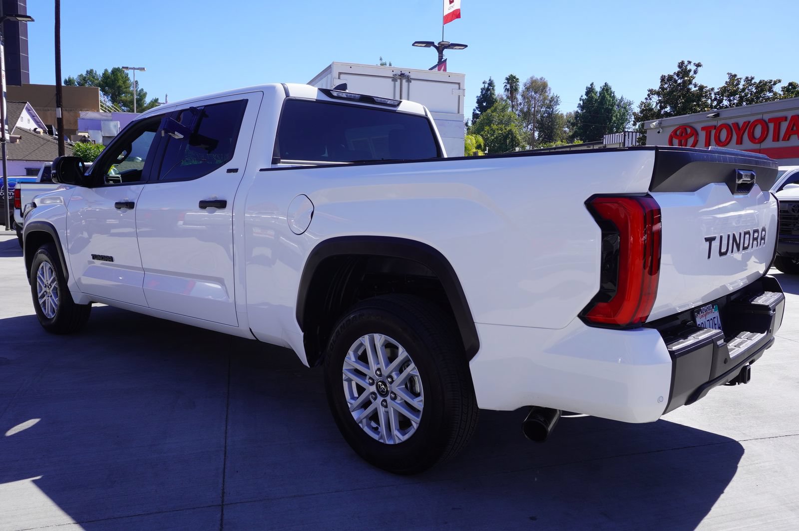 Certified 2025 Toyota Tundra SR5 w/ SR5 Convenience Package RWD image 5