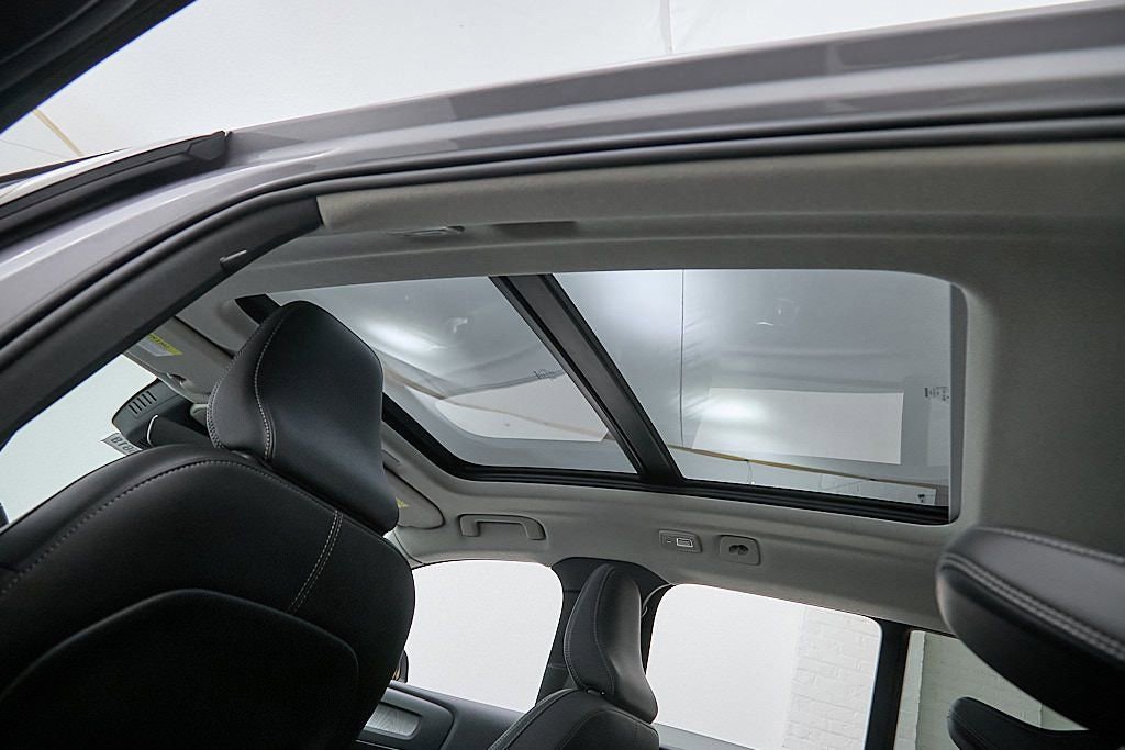 New 2026 Volvo XC40 B5 Plus w/ Protection Package Premier image 26