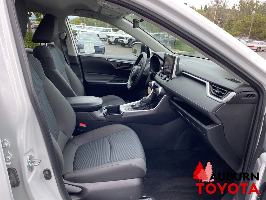 Used 2024 Toyota RAV4 LE AWD/4WD image 10