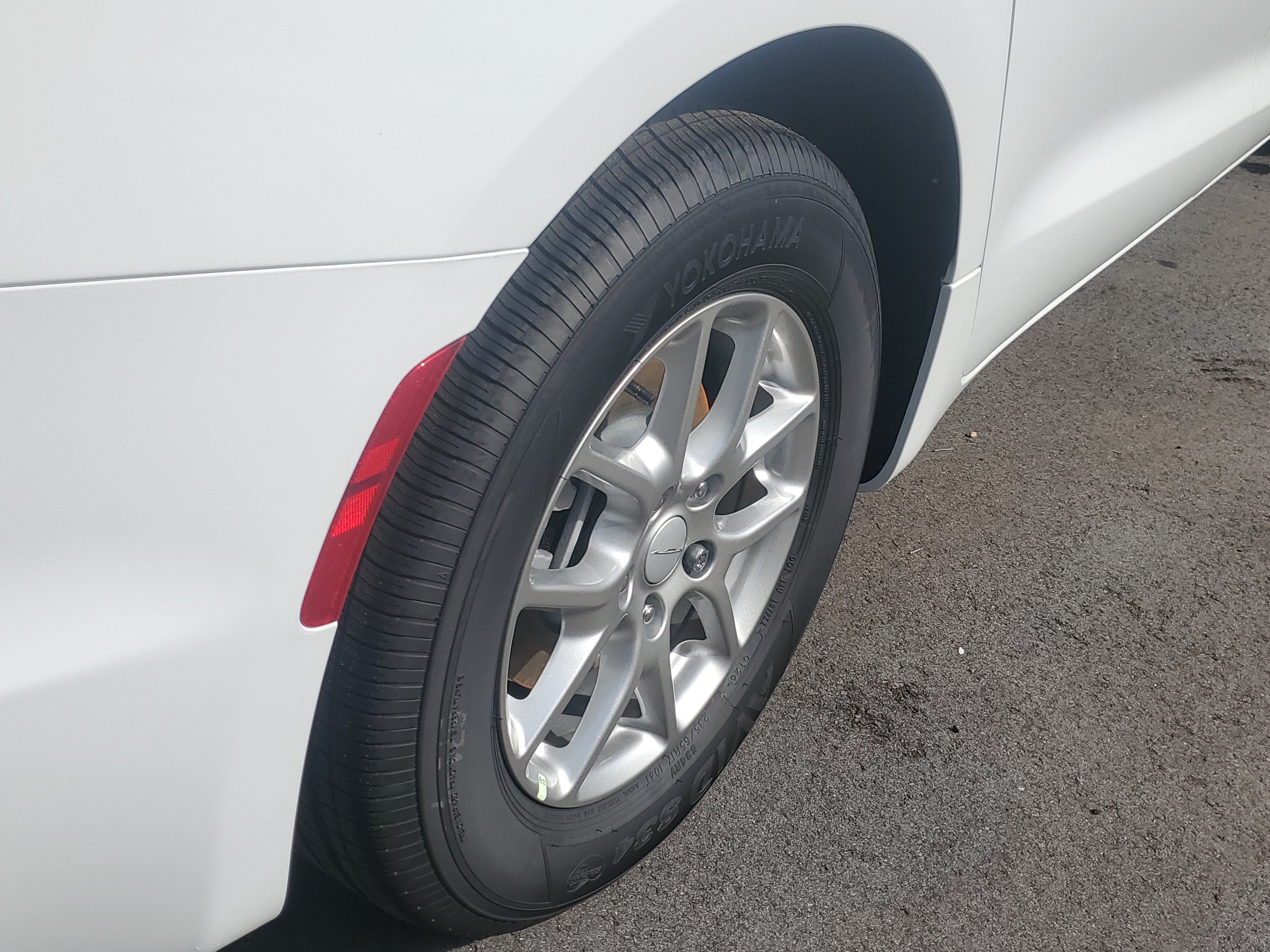 New 2027 Chrysler Pacifica LX FWD image 6