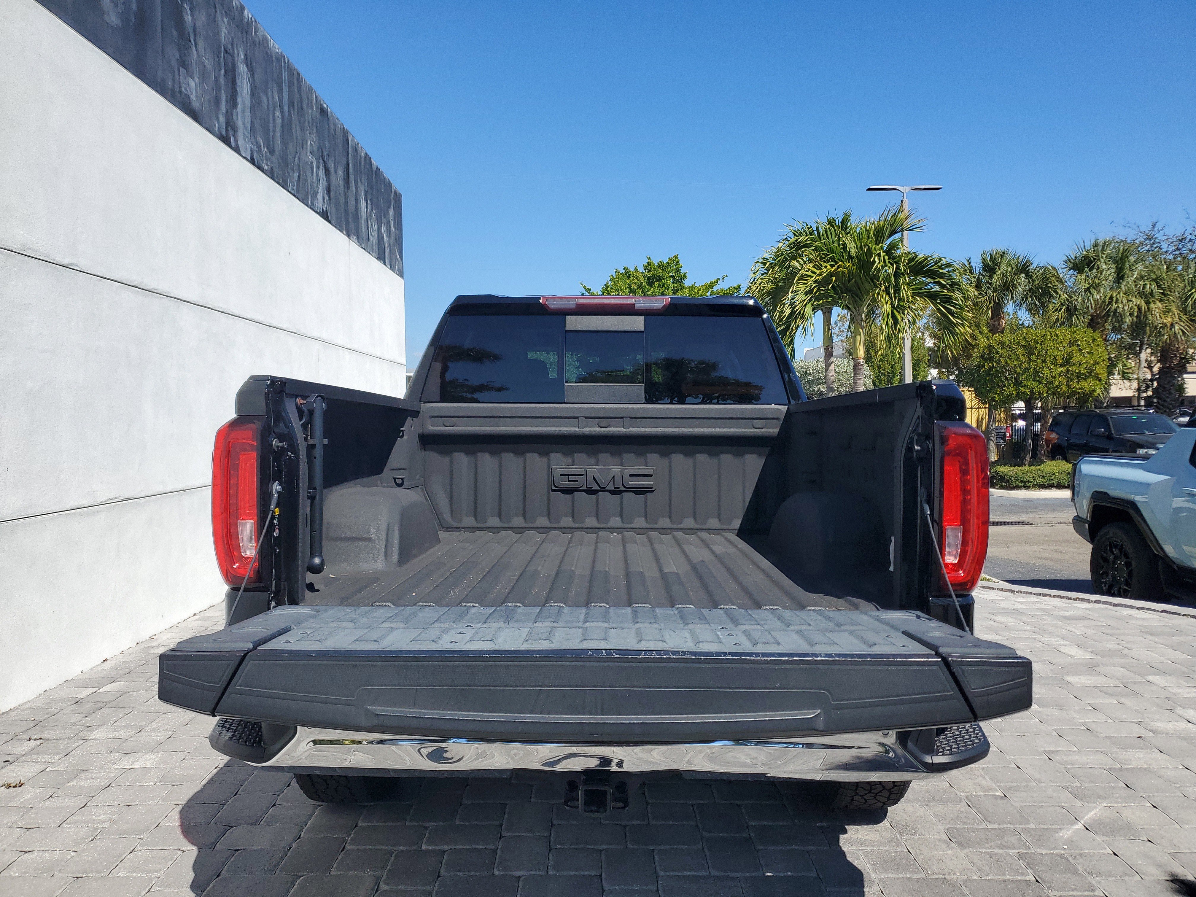 Used 2020 GMC Sierra 1500 SLT w/ SLT Premium Plus Package image 8