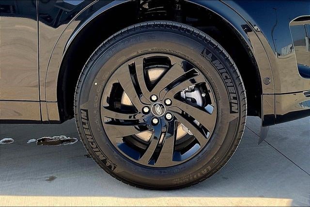 New 2025 Land Rover Discovery Sport S image 15
