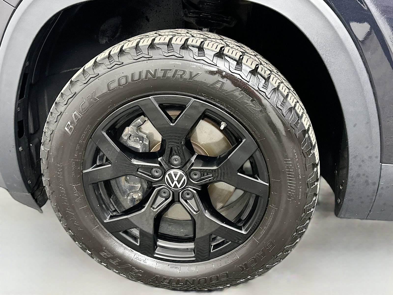 Used 2024 Volkswagen Atlas Peak Edition SE AWD/4WD image 34