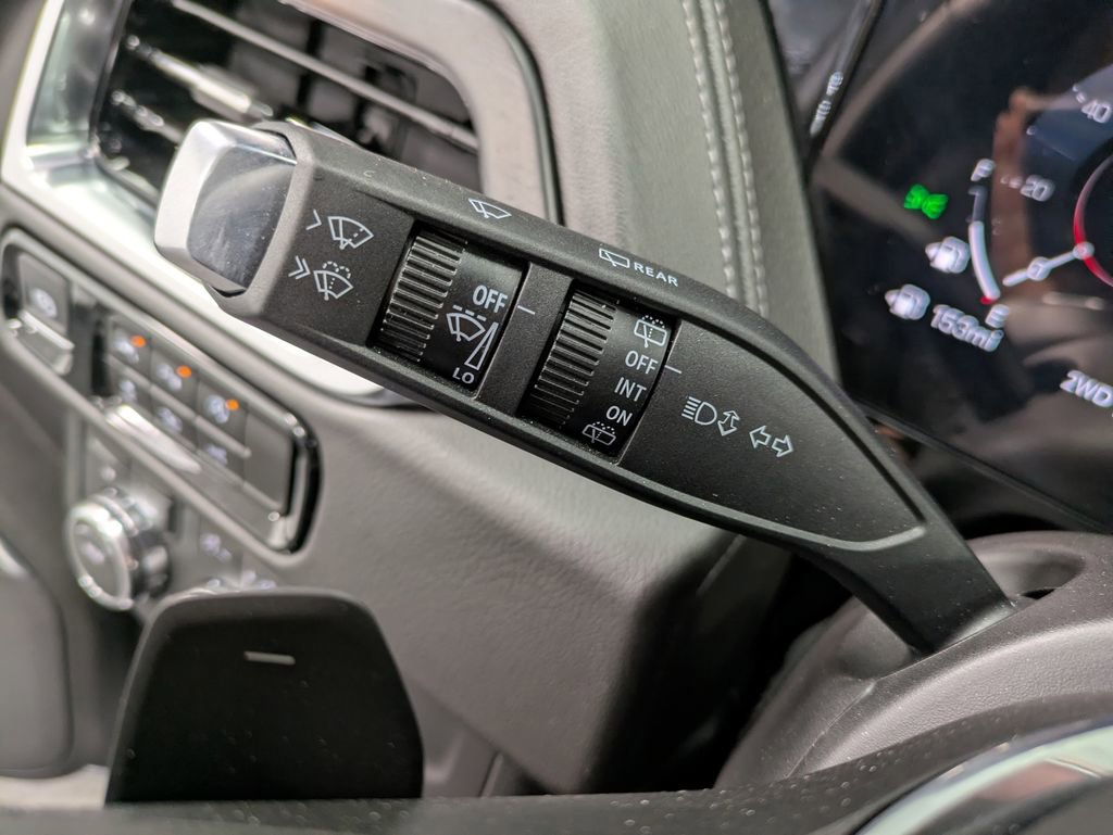 Used 2026 GMC Yukon Denali w/ Sun & Power Step Package AWD/4WD image 17