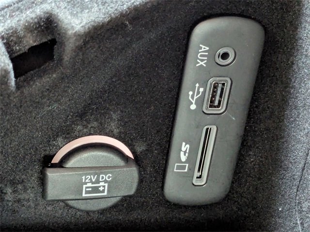 Used 2015 Dodge Challenger SRT Hellcat image 27