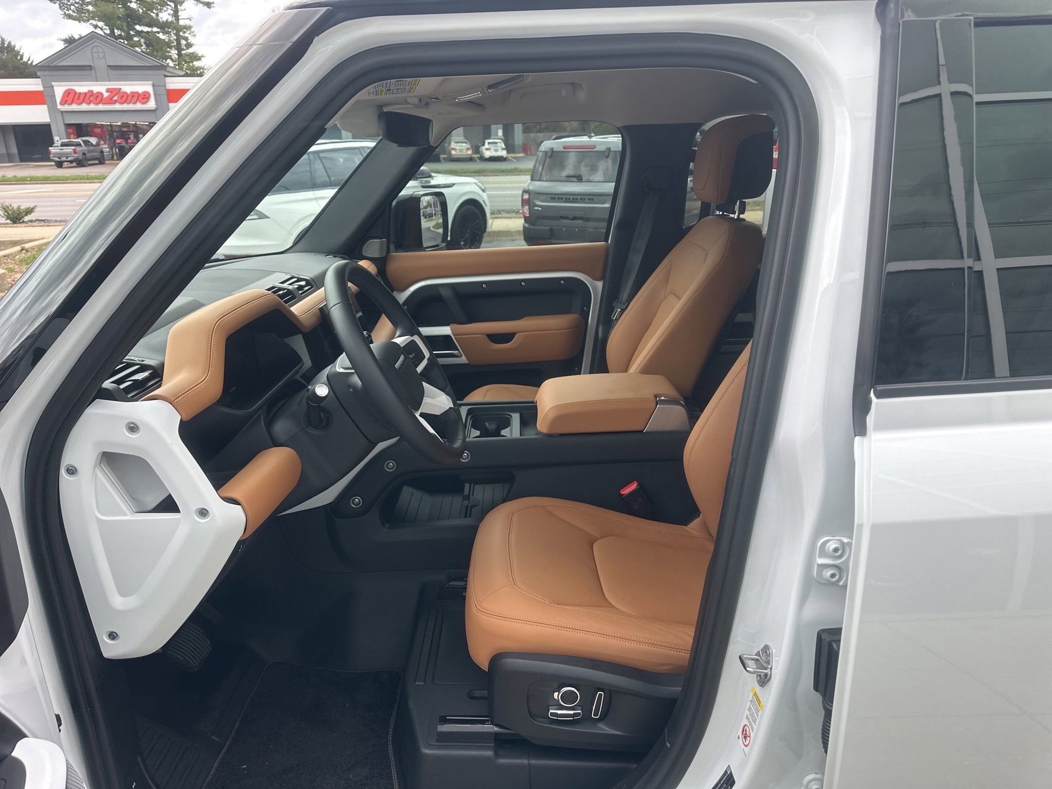 Used 2024 Land Rover Defender 130 S image 23