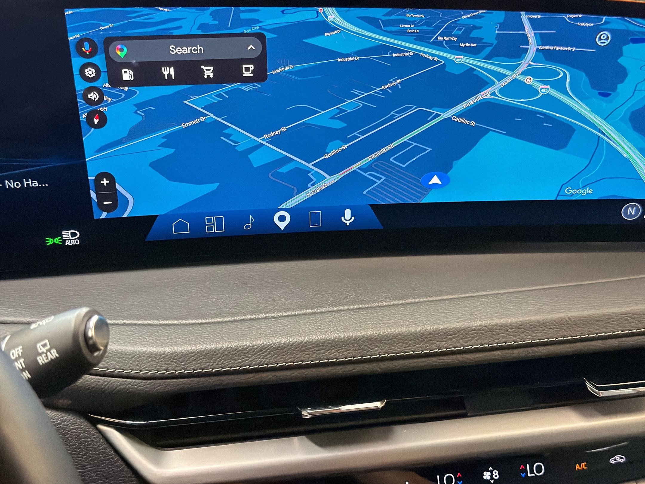 Used 2025 Cadillac XT4 Premium Luxury FWD image 23