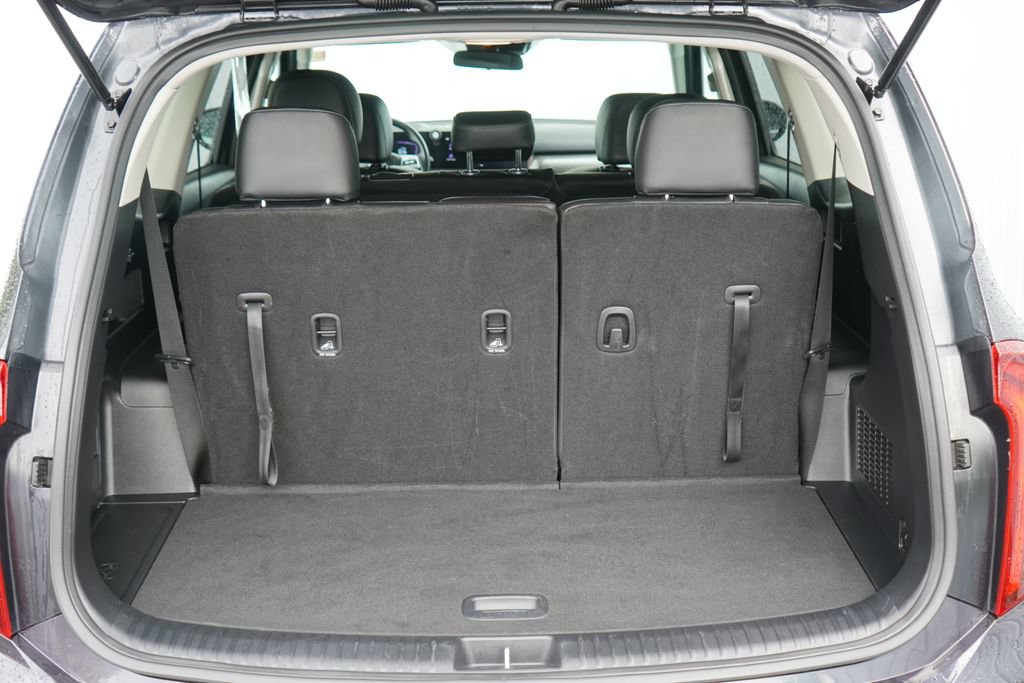 Used 2025 Kia Telluride LX FWD image 8