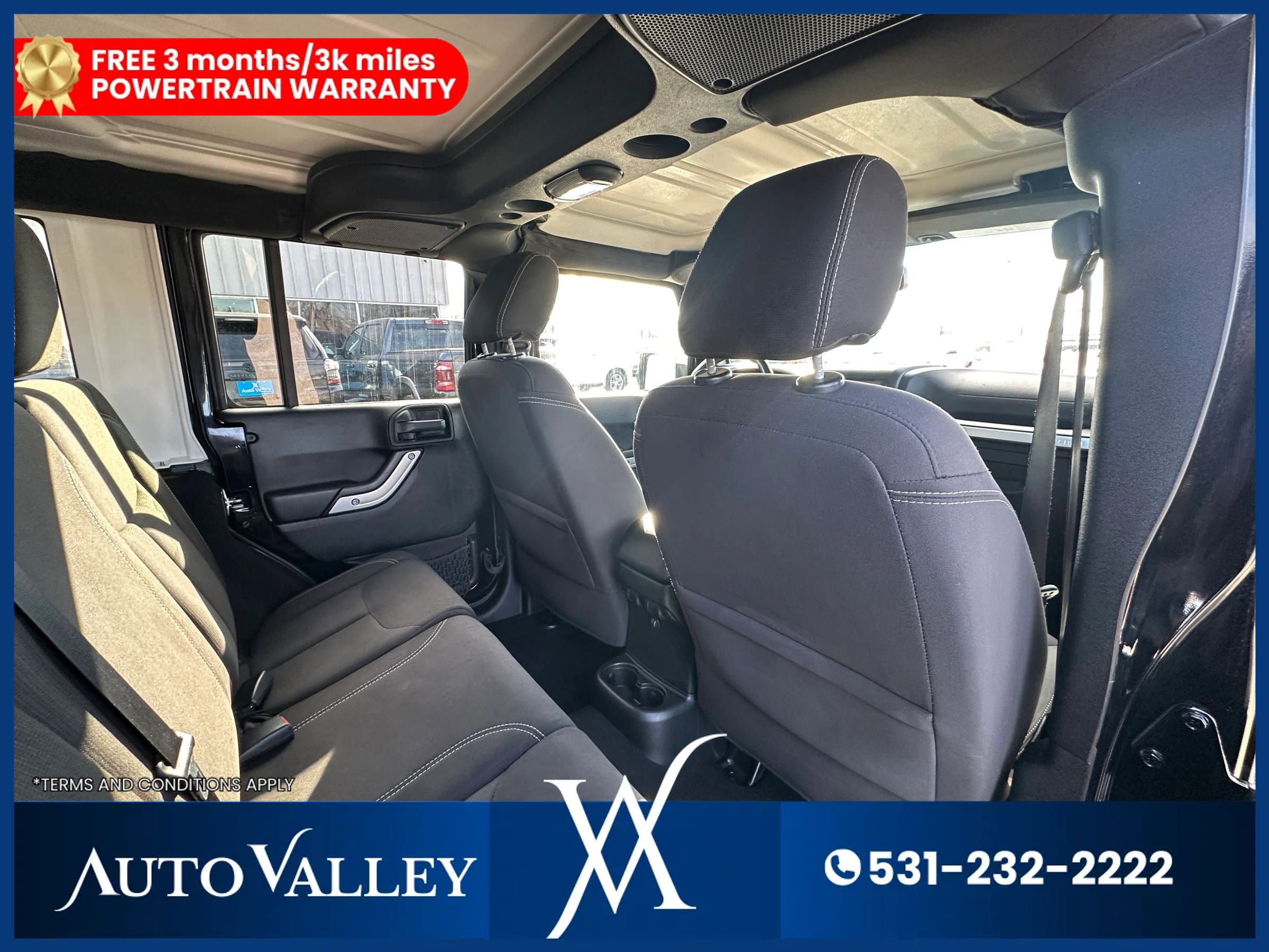 Used 2018 Jeep Wrangler Unlimited Sahara w/ Connectivity Group image 27