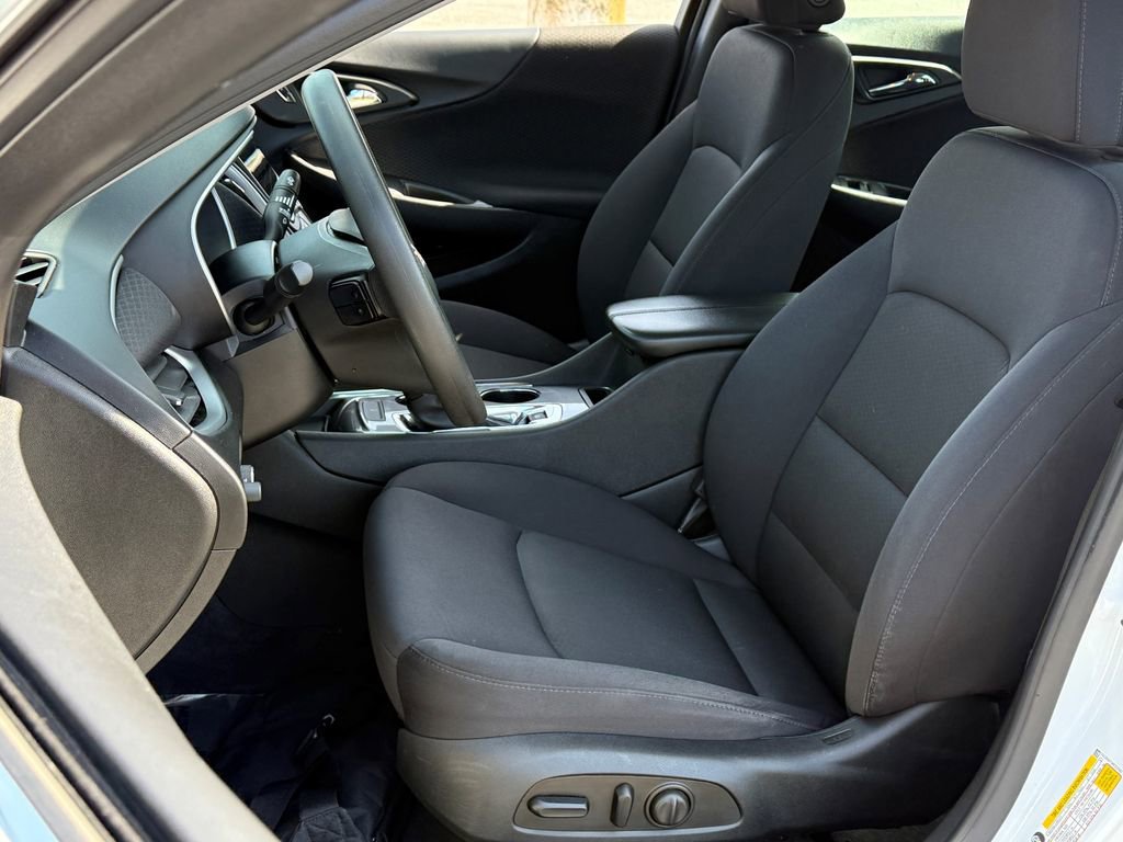 Used 2023 Chevrolet Malibu LT image 21