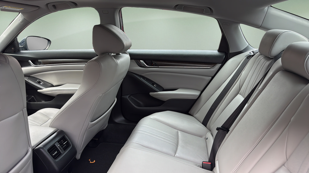 Used 2019 Honda Accord Touring image 17