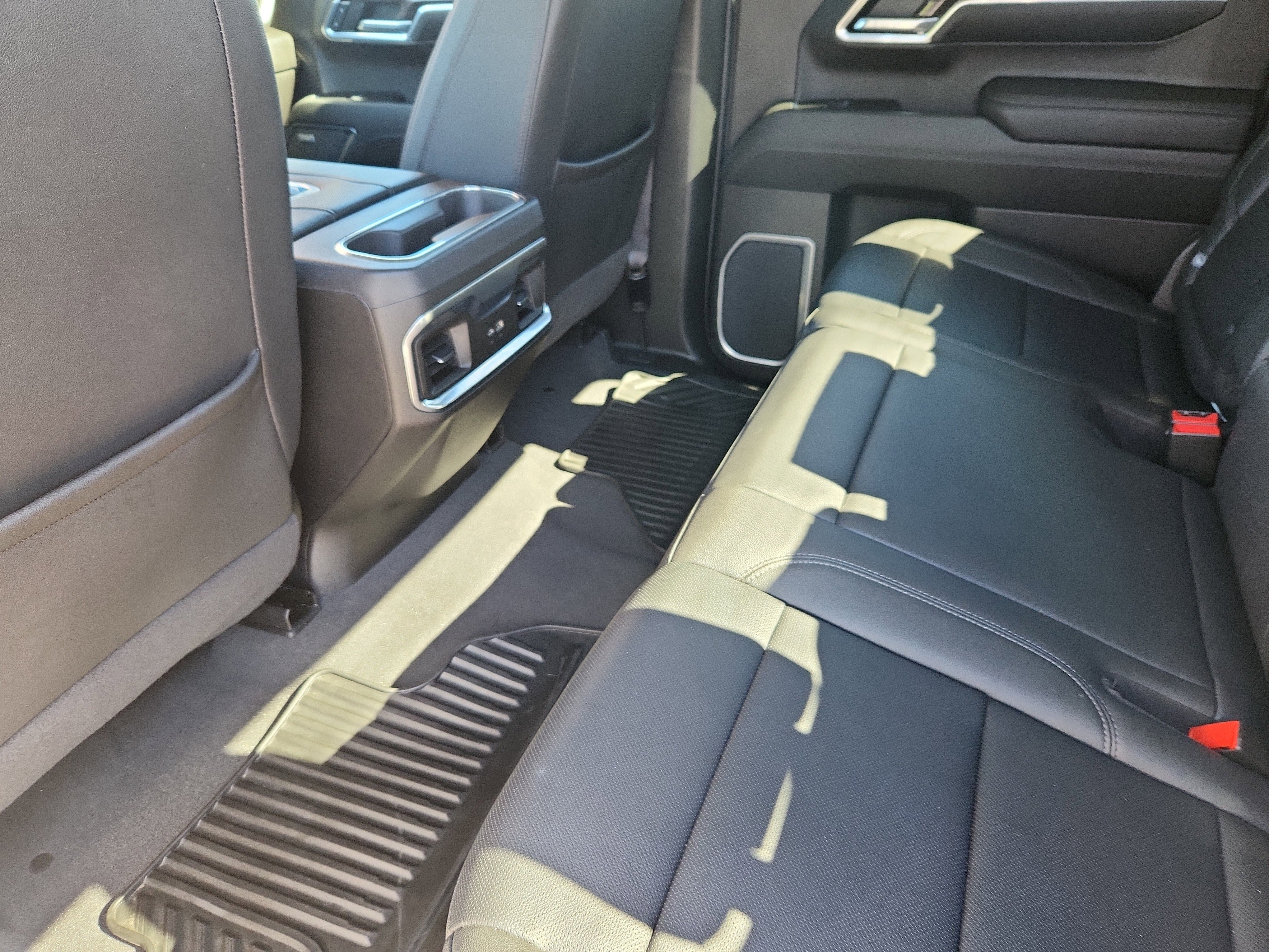 Used 2022 Chevrolet Silverado 1500 LTZ image 10