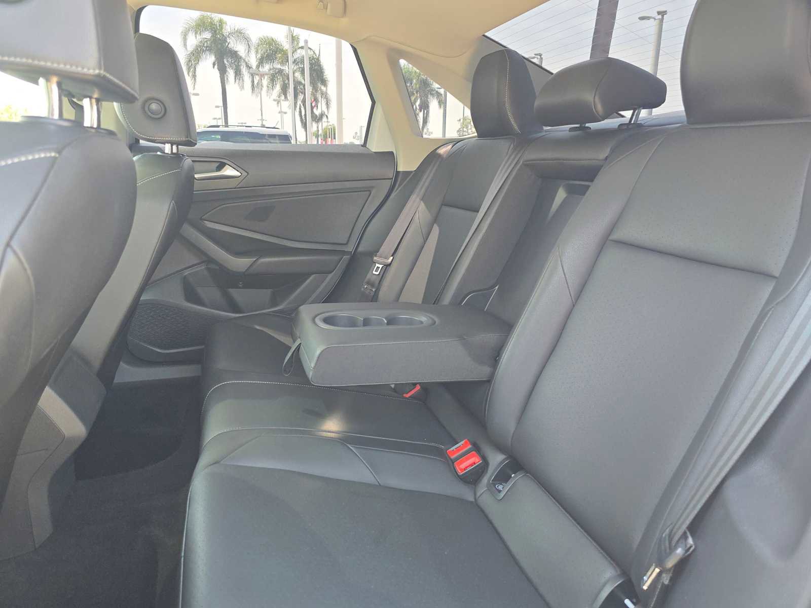 Used 2019 Volkswagen Jetta SE image 18