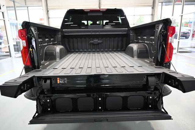 New 2026 Chevrolet Silverado 1500 RST w/ RST All Star Premium Package AWD/4WD image 9