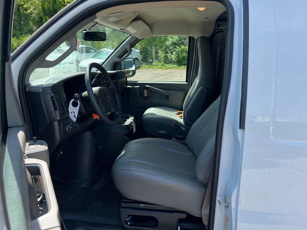 New 2025 GMC Savana 2500 Extended w/ Driver Convenience Package RWD image 18