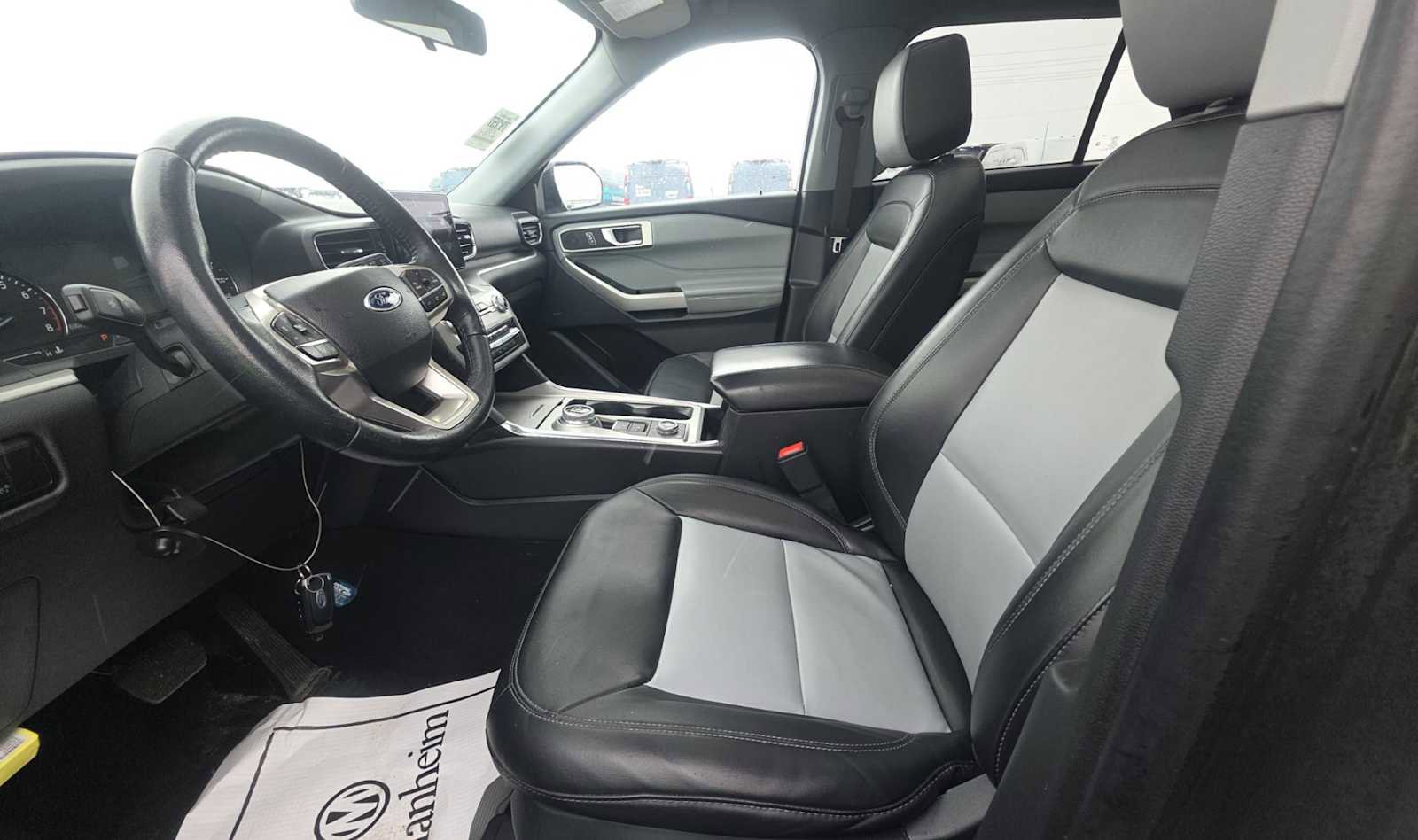 Used 2023 Ford Explorer XLT w/ Equipment Group 202A image 14