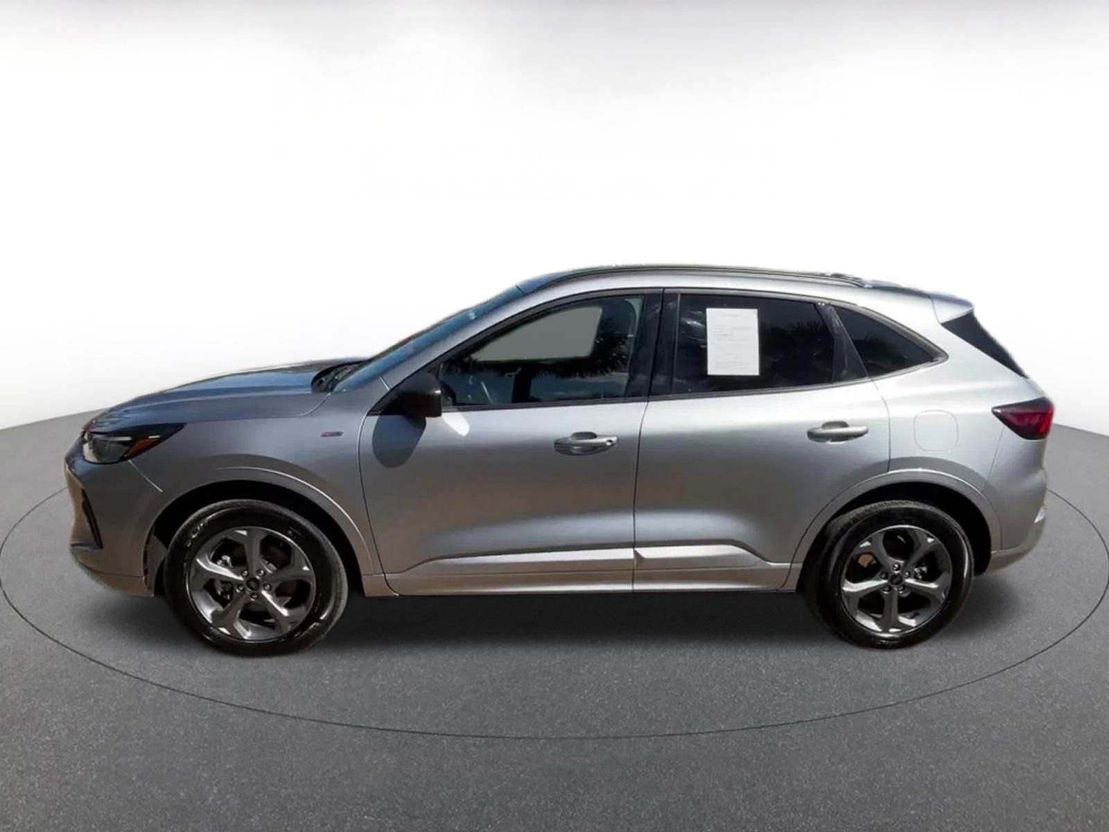 Used 2024 Ford Escape ST-Line image 9