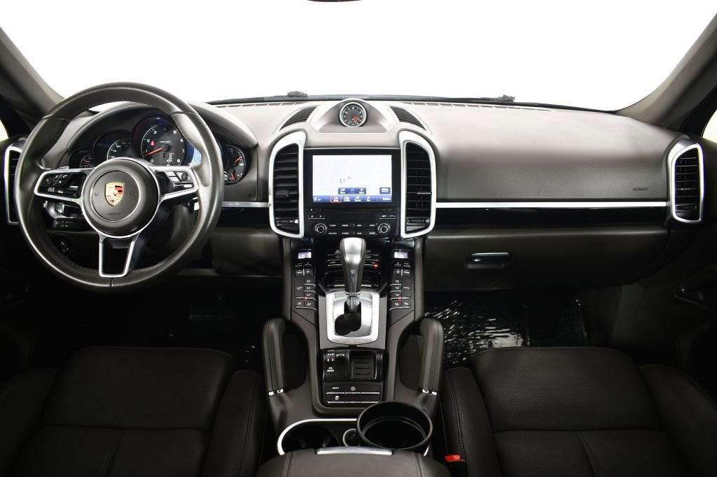 Used 2017 Porsche Cayenne Platinum Edition AWD/4WD image 13