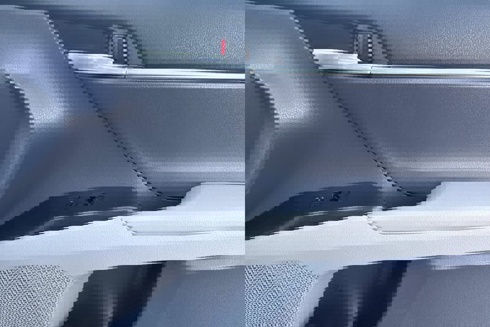 Used 2024 Toyota Camry LE AWD/4WD image 17