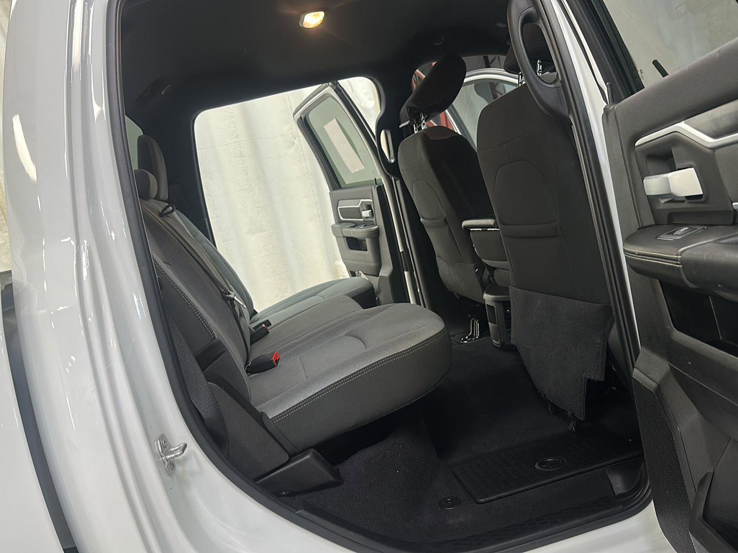 Certified 2024 RAM 2500 Big Horn AWD/4WD image 31
