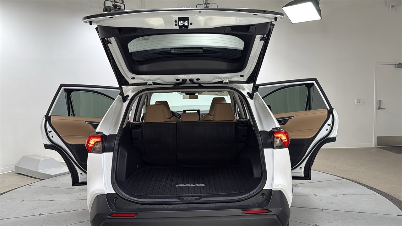Certified 2025 Toyota RAV4 LE image 16