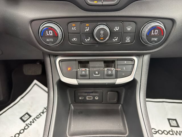 Used 2024 GMC Terrain SLT AWD/4WD image 33