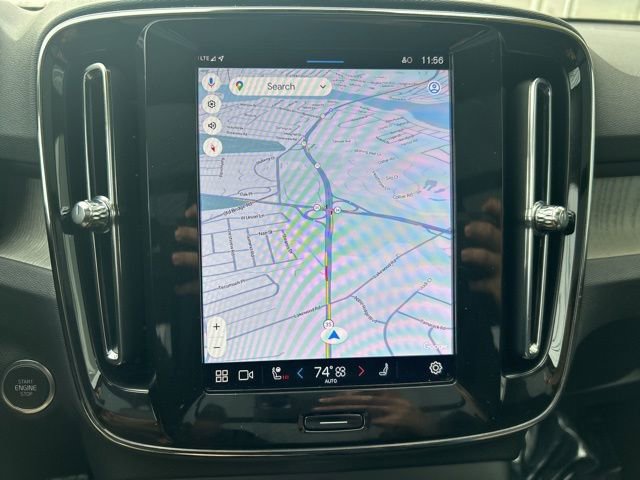 Certified 2025 Volvo XC40 B5 Plus image 22