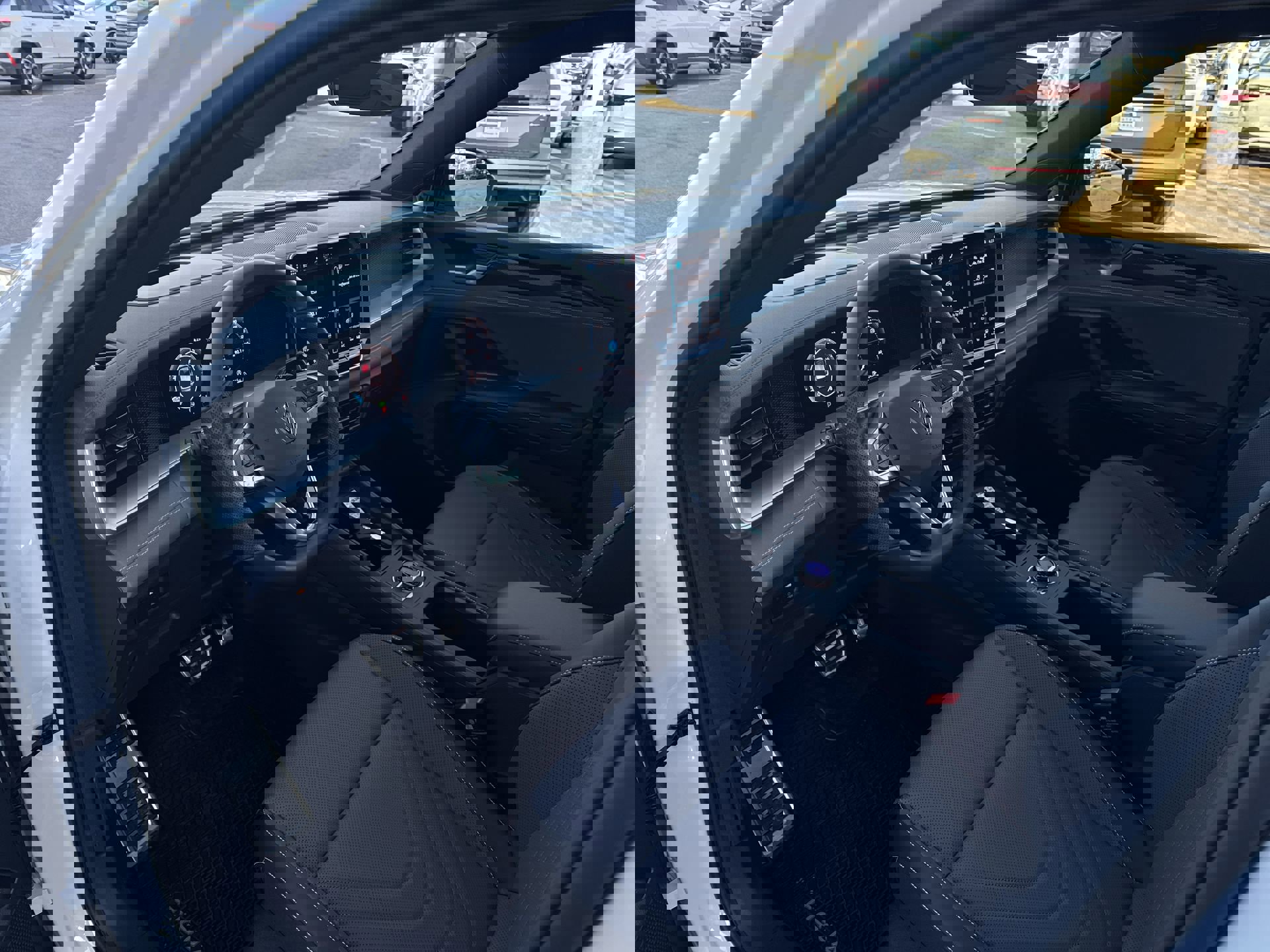 New 2026 Volkswagen Tiguan SE R-Line image 10