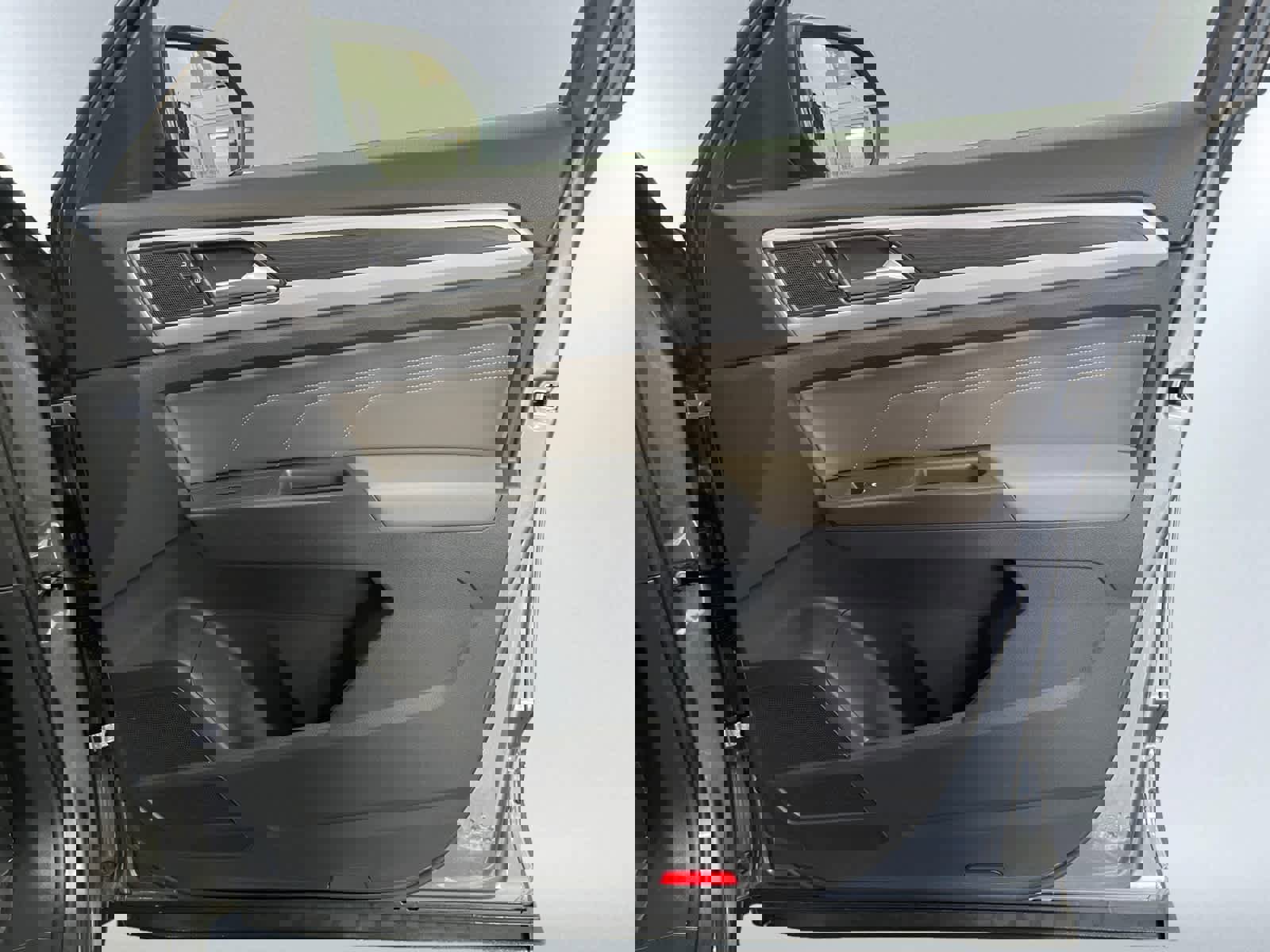 Used 2023 Volkswagen Atlas SE image 16