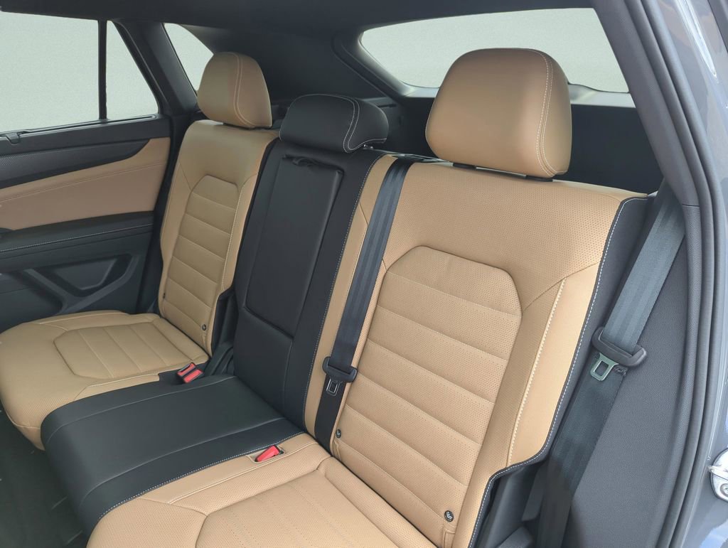 New 2026 Volkswagen Atlas Cross Sport SEL R-Line image 30