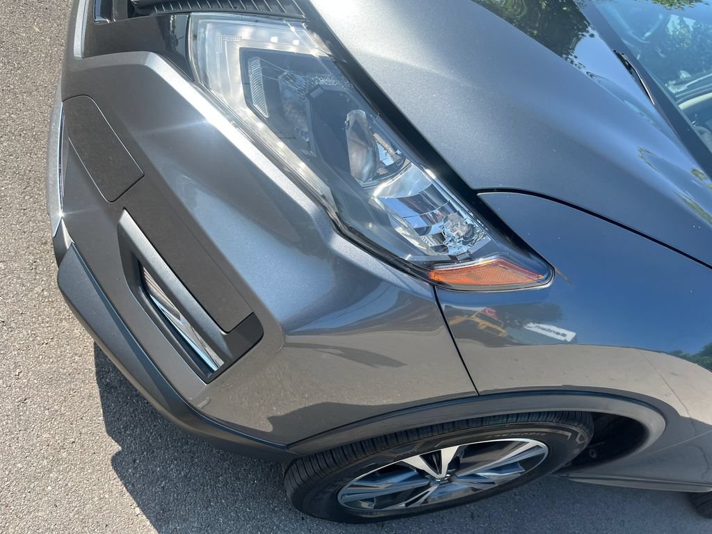 Used 2019 Nissan Rogue SV w/ Premium Package FWD image 32