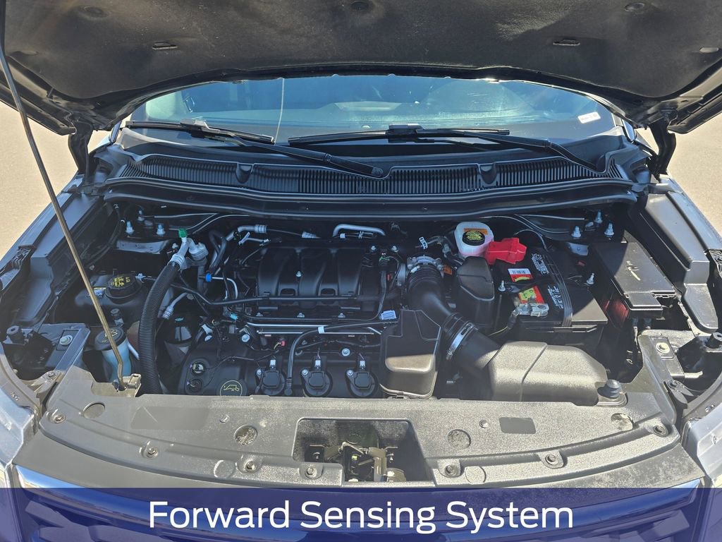 Used 2018 Ford Explorer XLT w/ Equipment Group 202A AWD/4WD image 11