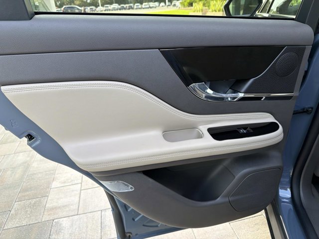 Certified 2024 Lincoln Corsair Grand Touring w/ Equipment Group 301A image 17