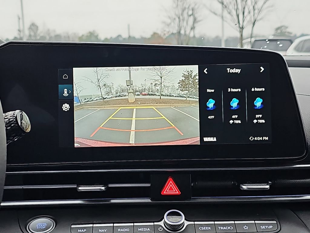 Used 2024 Hyundai Elantra SEL image 25