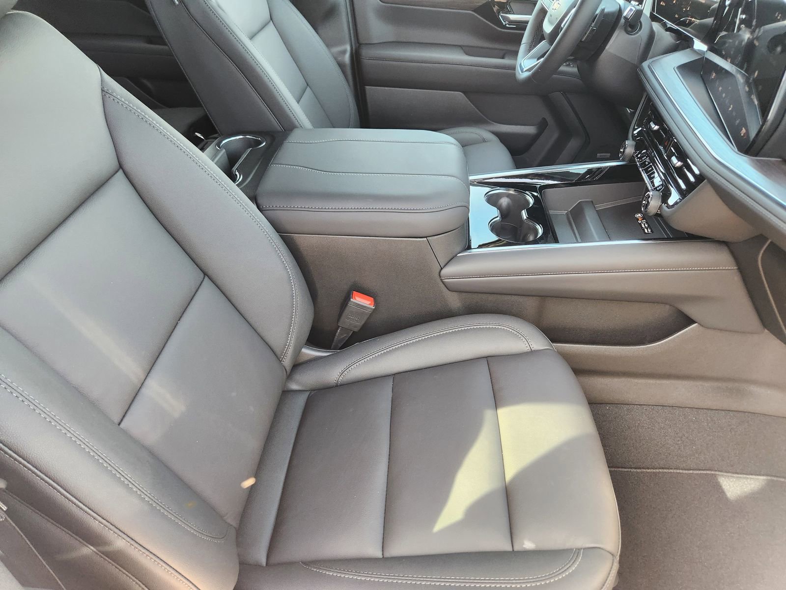 New 2026 Chevrolet Suburban LT w/ Comfort Package image 14