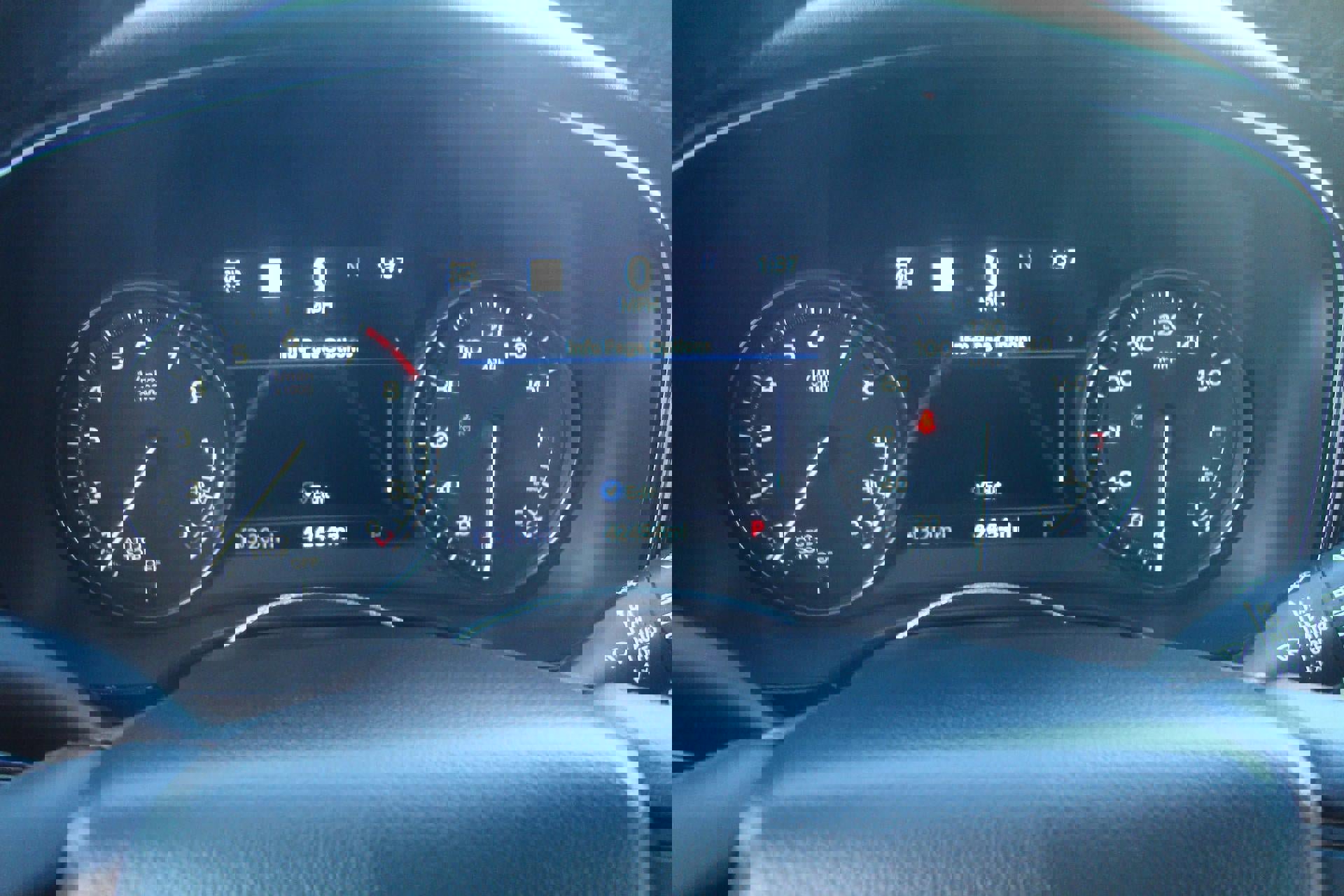 Used 2023 Cadillac XT6 Premium Luxury w/ Technology Package image 17