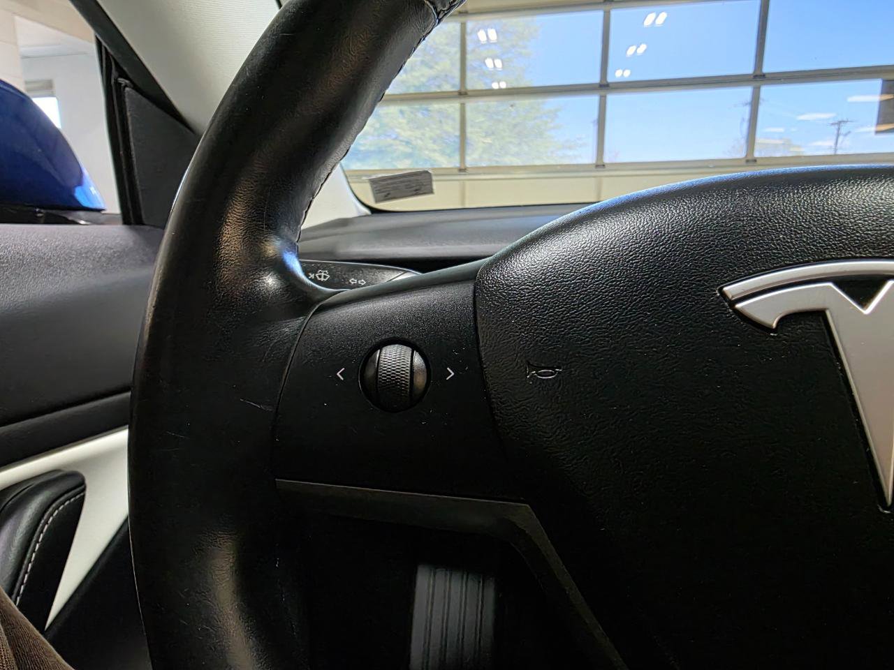 Used 2019 Tesla Model 3 Standard Range Plus image 29