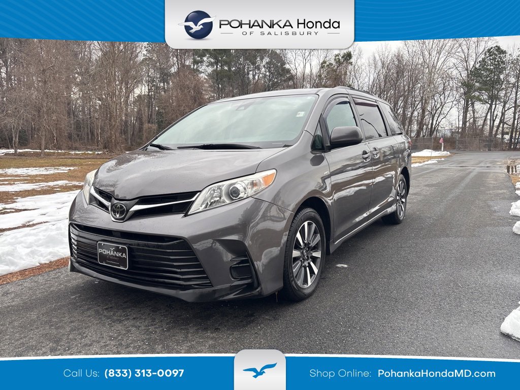 Used 2018 Toyota Sienna LE image 1
