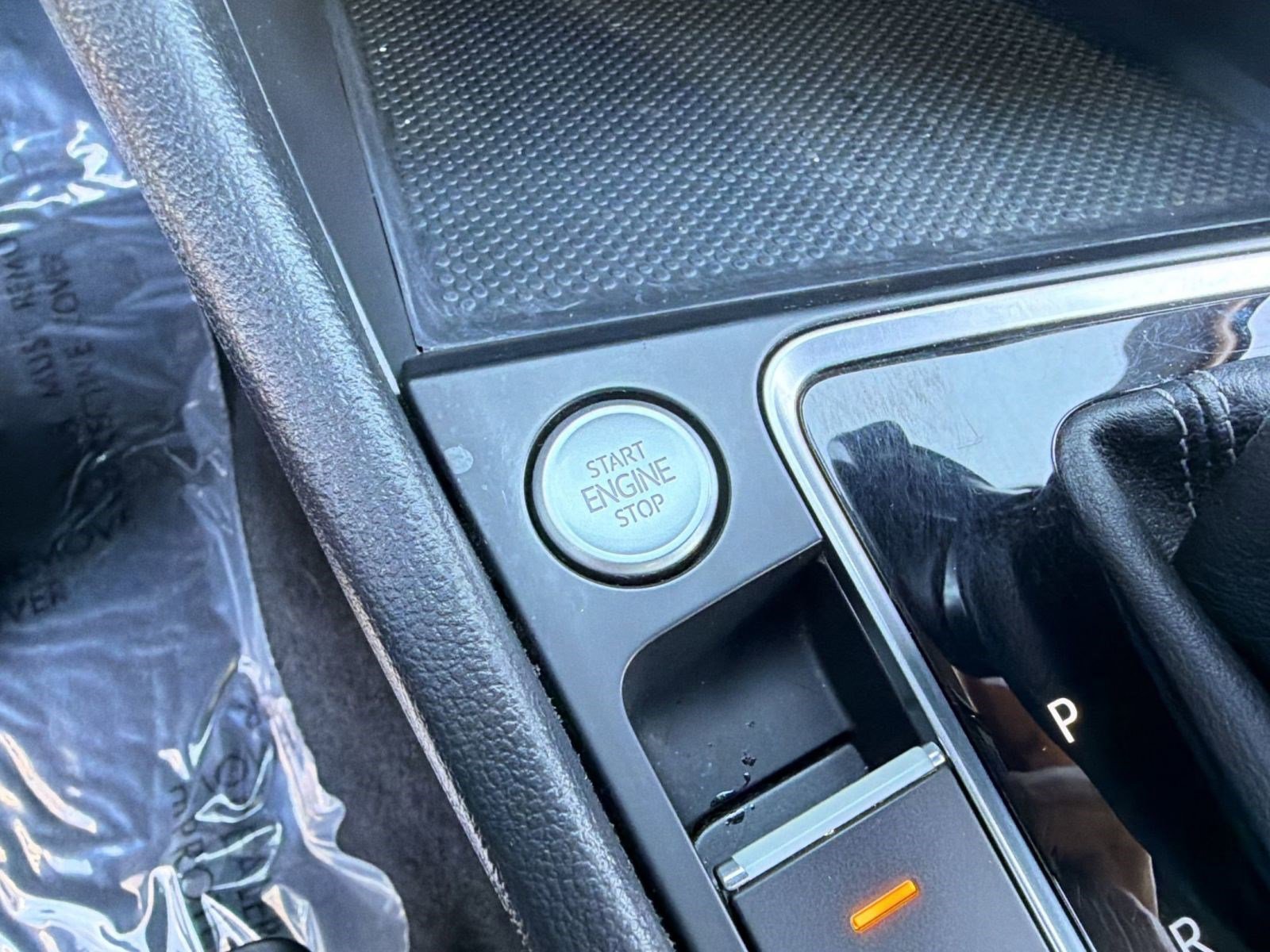 Used 2019 Volkswagen Jetta R-Line w/ R-Line Cold Weather Package image 25