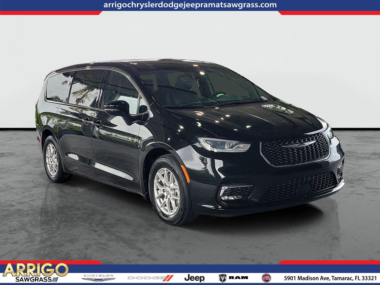 Certified 2025 Chrysler Pacifica Select FWD image 1