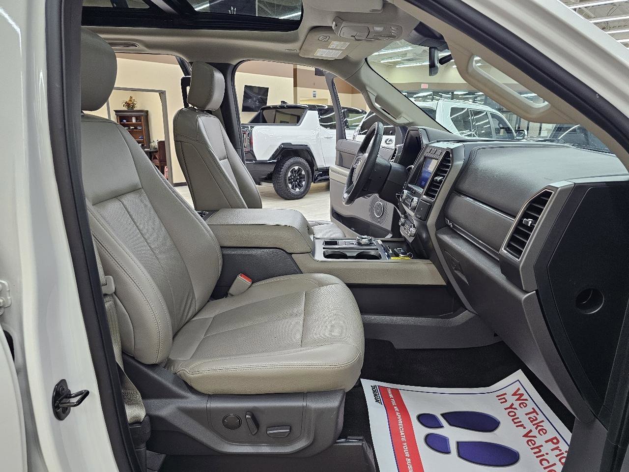 Used 2020 Ford Expedition XLT w/ Equipment Group 202A RWD image 22
