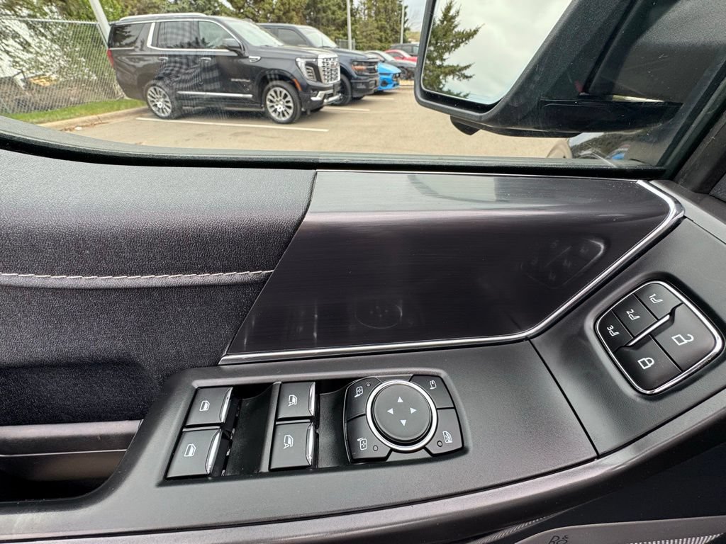 Used 2025 Ford F150 Lariat AWD/4WD image 19
