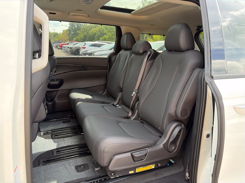 New 2027 Kia Carnival SX Prestige FWD image 26