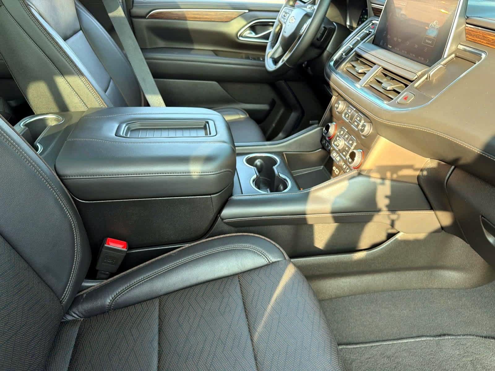 Used 2024 Chevrolet Tahoe High Country AWD/4WD image 11