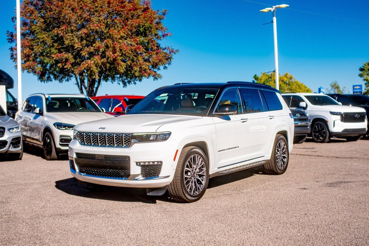 Used 2025 Jeep Grand Cherokee L Summit image 3