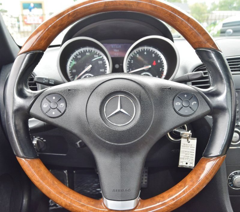 Used 2011 Mercedes-Benz SLK 350 image 23
