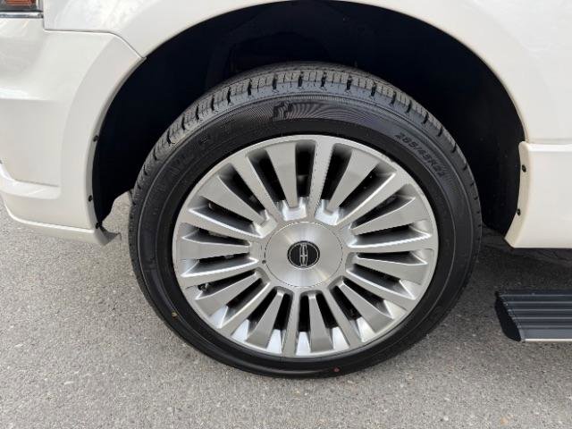 Used 2017 Lincoln Navigator L Reserve AWD/4WD image 12