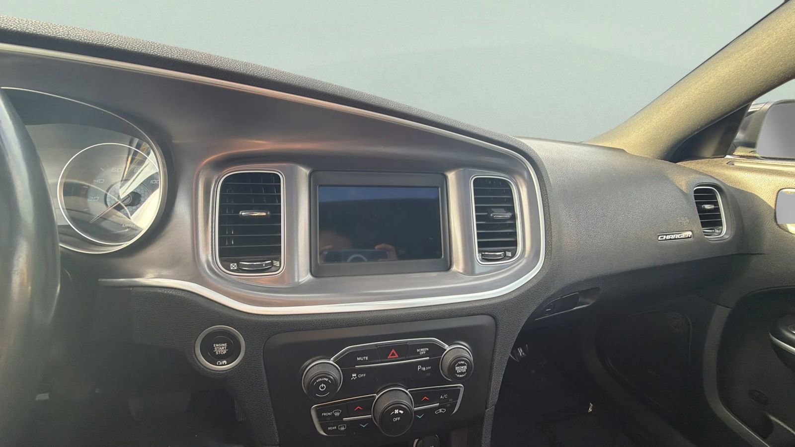 Used 2021 Dodge Charger SXT w/ Leather Interior Group image 24